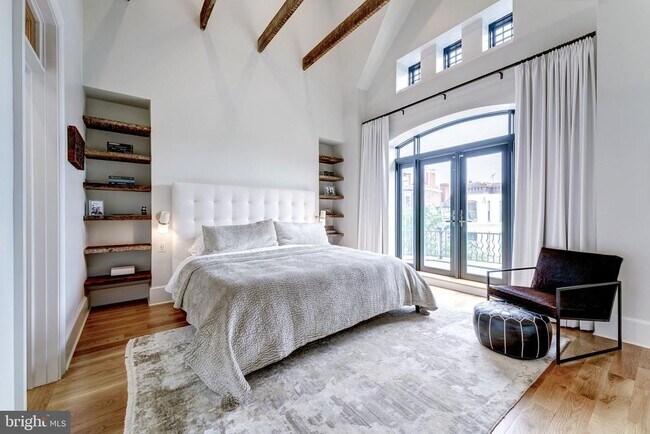 Building Photo - 1327 R St NW