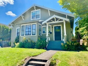 Building Photo - Charming 3 Bed 2 Bath Portland Bungalow!