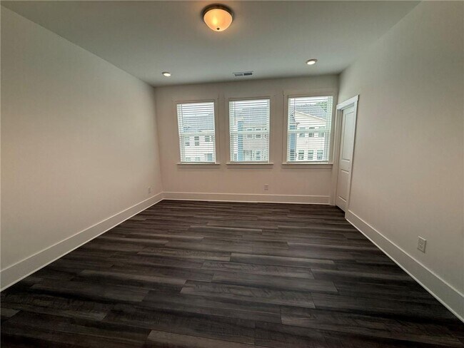 Building Photo - 1603 Aeslin Dr NW