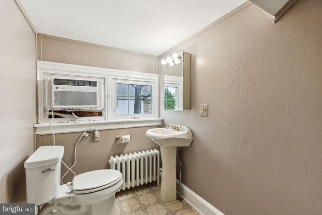 Building Photo - 919 Skippack Pike
