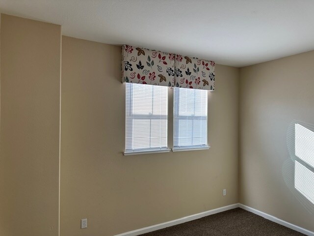 Building Photo - 9561 California Oak Cir
