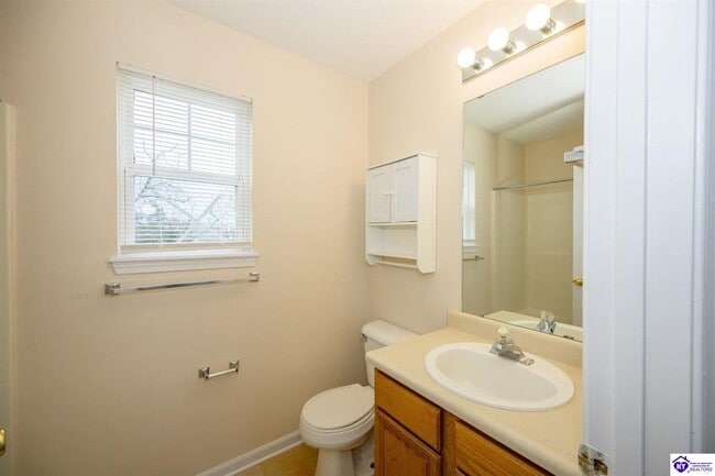 Building Photo - 128 Skyline Dr