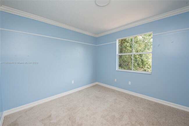 Building Photo - 731 SE 1st St