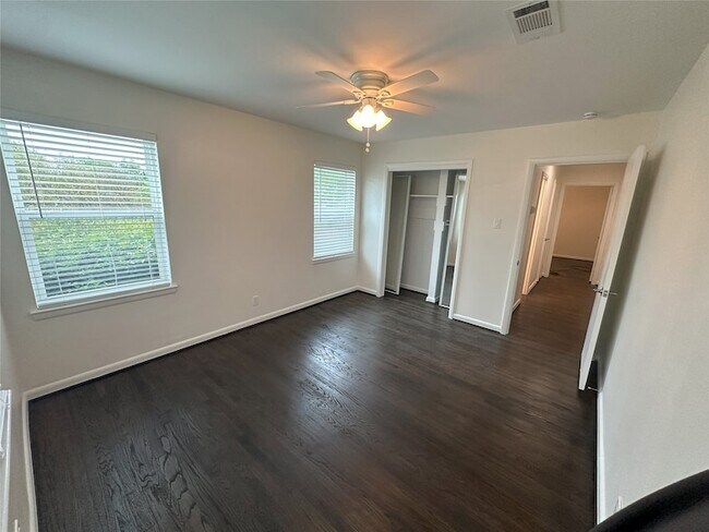 Building Photo - 1771 Mariposa Dr