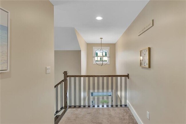 Building Photo - 5525 Fontana Ct