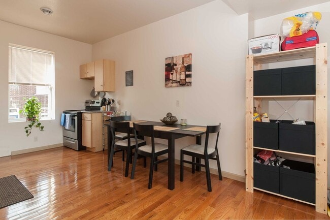 Building Photo - 124 S 12th St