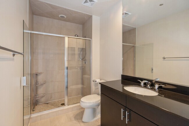 Building Photo - 1211 S Prairie Ave