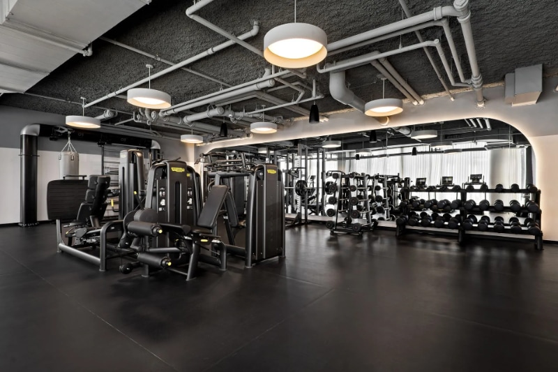 Building Photo - 565 S Damen Ave