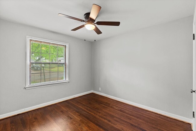 Building Photo - Adorable 3 bed 1 bath in Bellefontaine Nei...