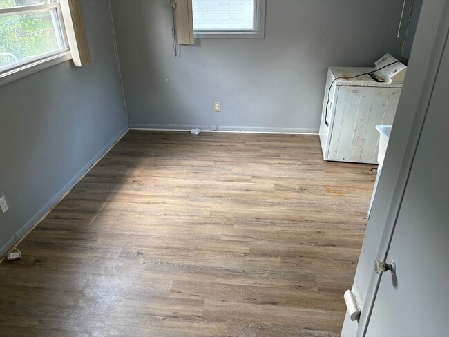 Building Photo - Cozy 2 Bedroom, 1 bath in Warren