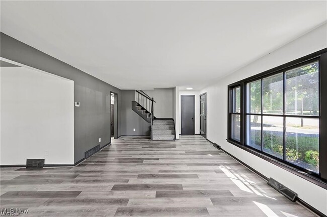 Building Photo - 3024 Warrensville Center Rd