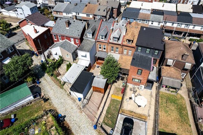 Building Photo - 4214 Post St