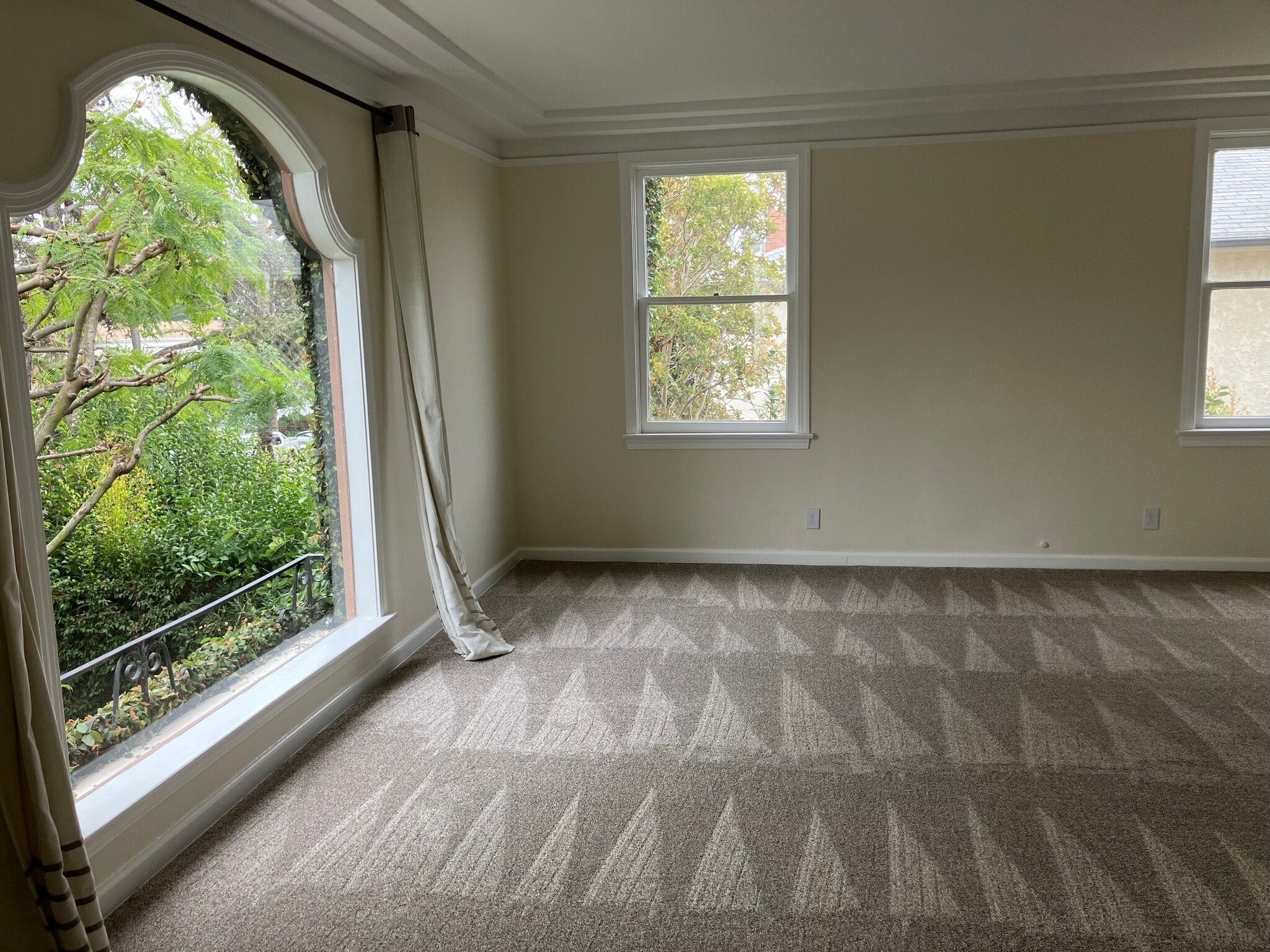 Building Photo - 834 12th St