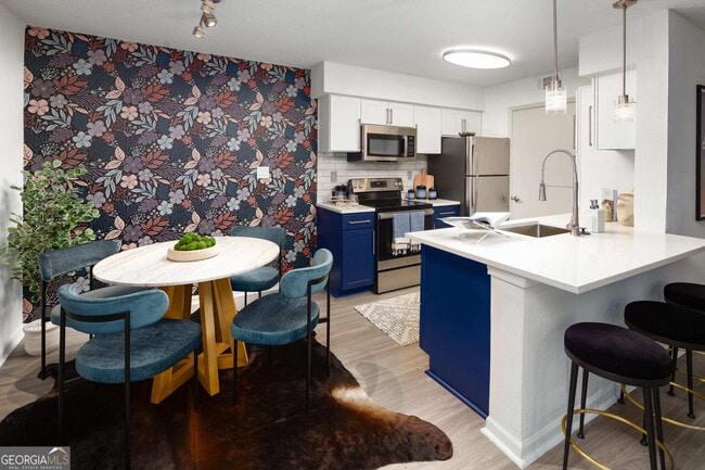 Building Photo - 6873 Peachtree Blvd