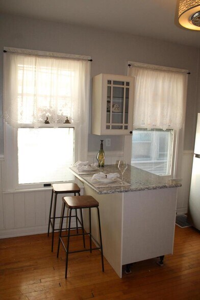 Kitchen3 - 2909 N Farwell Ave