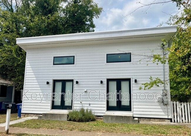 Primary Photo - 407 Spears Ave