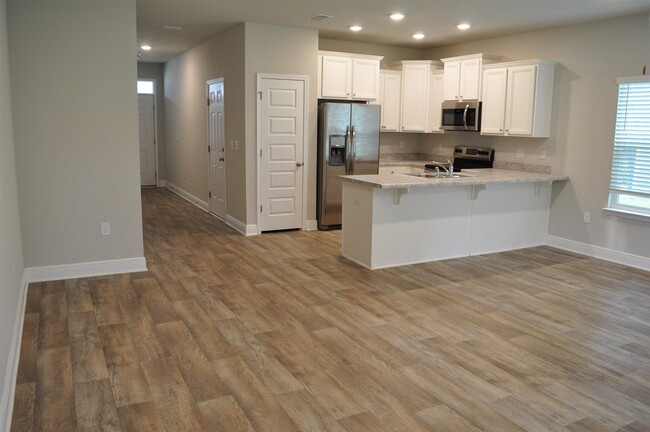 Building Photo - 6060 Royal Port Ct