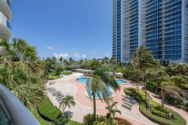 Primary Photo - 3001 S Ocean Dr