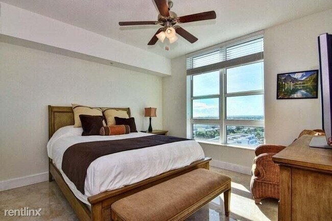 Building Photo - 2 br, 2 bath House - 350 N Federal Hwy Uni...