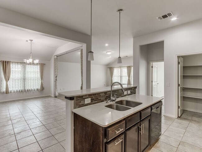 Building Photo - 15704 Caney Dr