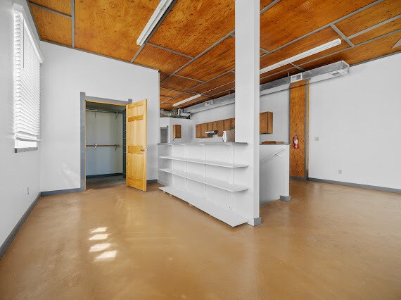 Building Photo - 207 E Garfield St