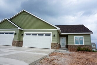 Building Photo - 2668 Princeton Dr