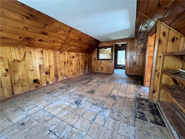 Building Photo - 79 Evangeline St