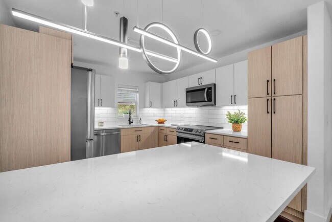 Building Photo - 477 NE 1st St