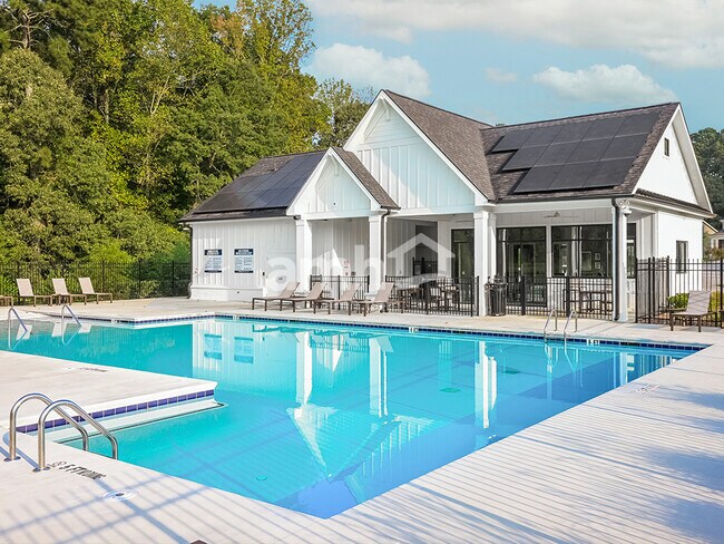 Building Photo - 738 Carnaby Ln