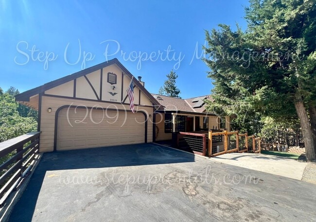 Building Photo - Cedar Ridge 3BR/3BA – Modern Amenities in ...