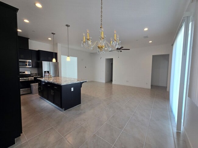 Building Photo - 3748 Tate St