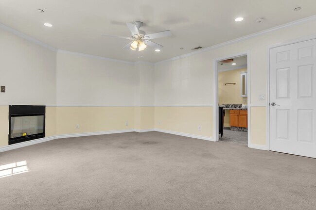 Building Photo - 5246 N Gareloch Ave