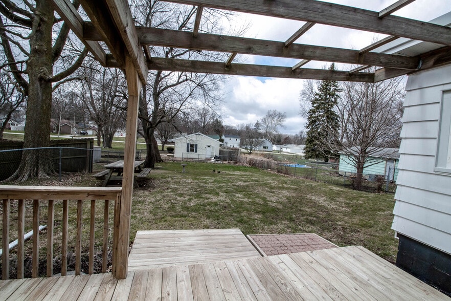 Building Photo - 1122 Colton Ave
