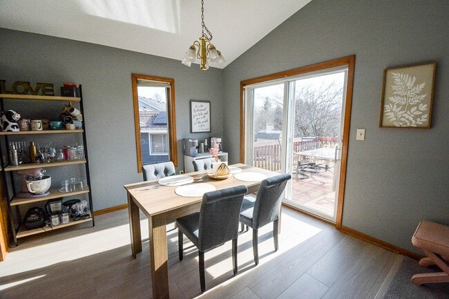 Building Photo - Bright 4BR on Corner Lot in SW Rochester