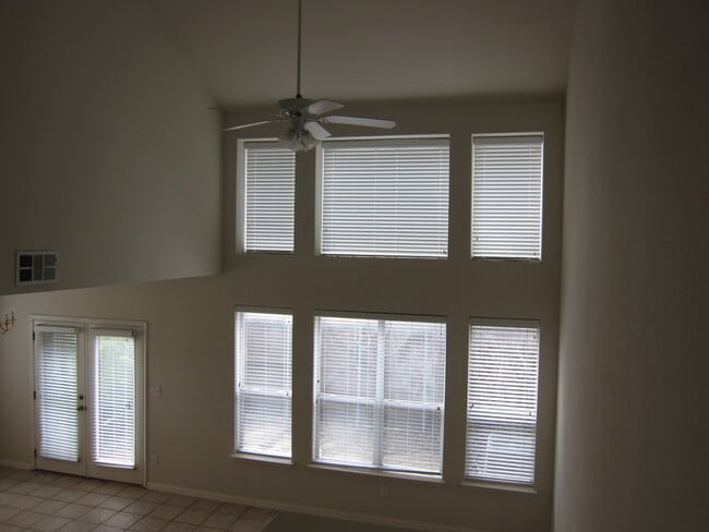 Building Photo - Townhome For Lease in Plano