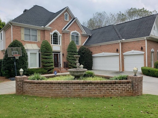 Building Photo - Johns Creek Beauty