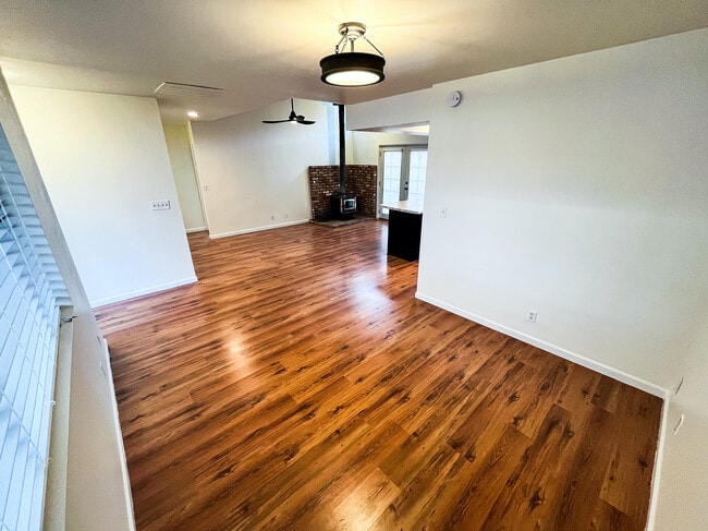 Building Photo - 3100 W Sheila Dr