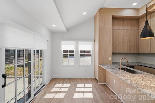 Building Photo - 1840 Merriman Ave