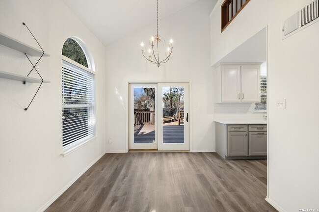 Building Photo - 9135 Jean Verte