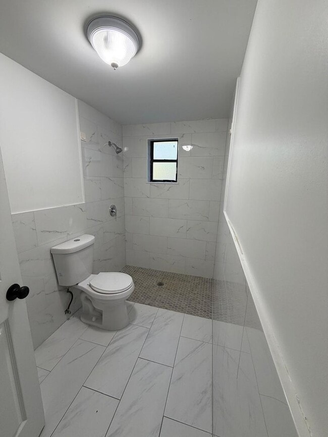 Building Photo - 1220 E 142nd Ave