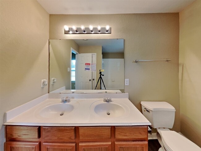 Building Photo - 6907 Oleander Grove Way