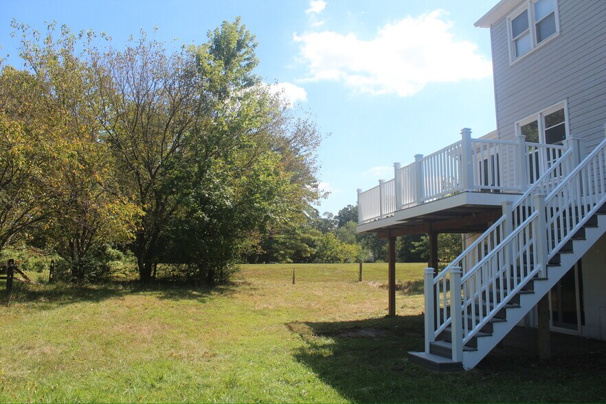 Building Photo - 750 Hickory Ct