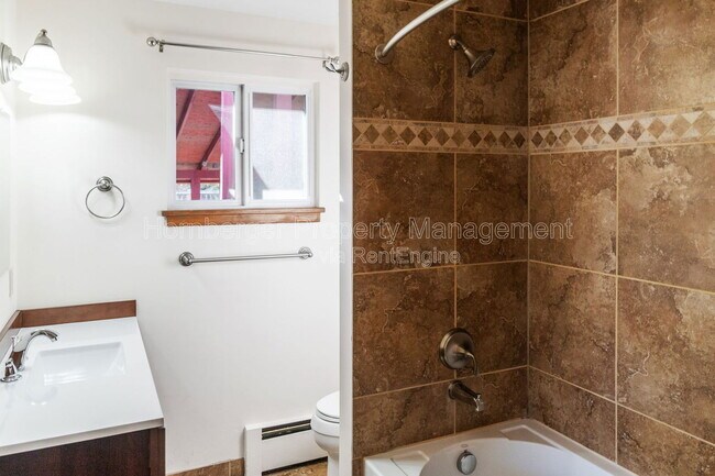 Building Photo - 1003 W Eastmont Way