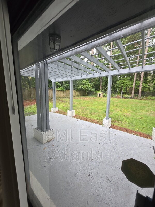 Building Photo - 2275 Country Club Ln SW