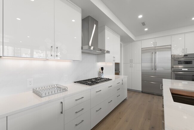 Building Photo - 2425 Peachtree Rd NE