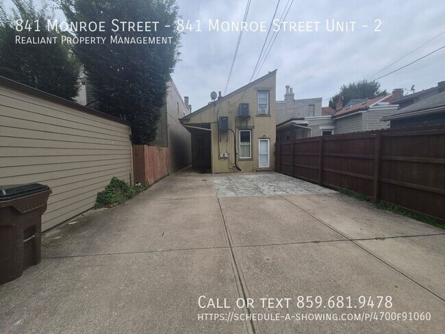 Building Photo - 841 Monroe St