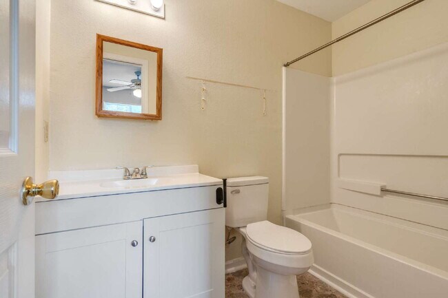 Building Photo - 1 bedroom and 1 bathroom in a 3x3 duplex STEPS AWAY FROM CAMPUS