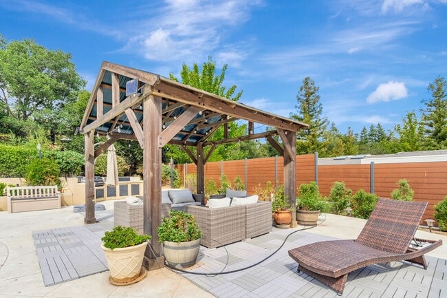 Building Photo - 14681 Gypsy Hill Rd