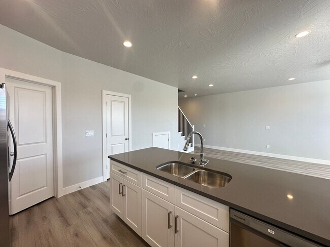 Building Photo - 3 BEDROOM SAND HOLLOW TOWNHOME FOR RENT!