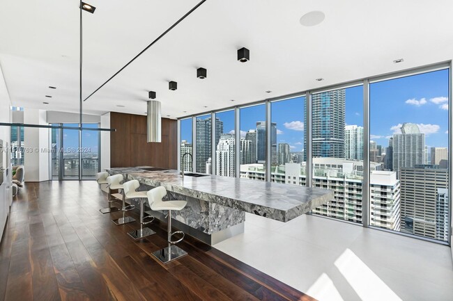 Building Photo - 1300 Brickell Bay Dr